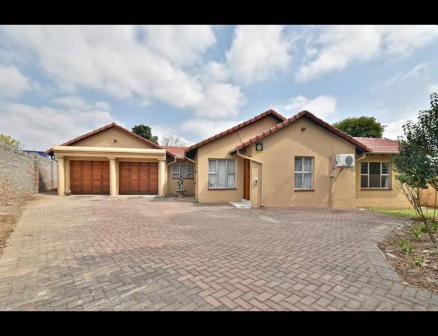 3 BEDROOM HOUSE FOR SALE IN RANDPARK RIDGE
